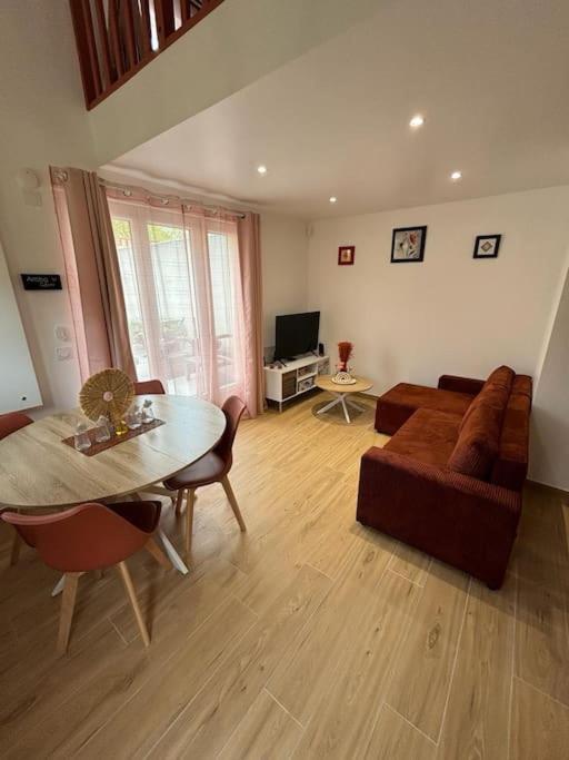 Charmante Maison Bord De Marne Maisons-Alfort Esterno foto